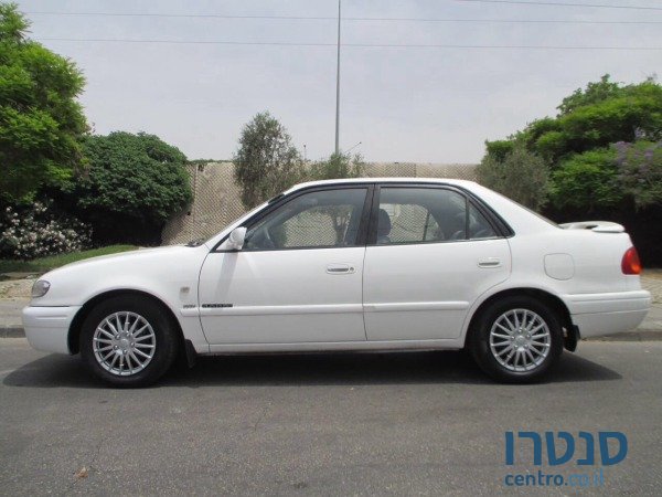 2002' Toyota Corolla photo #1