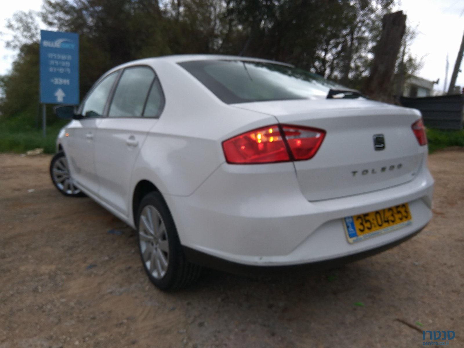 2014' SEAT Toledo photo #7