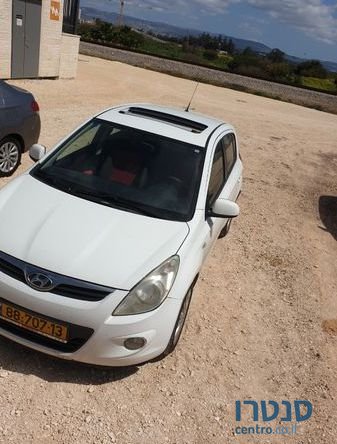 2012' Hyundai i20 יונדאי photo #3
