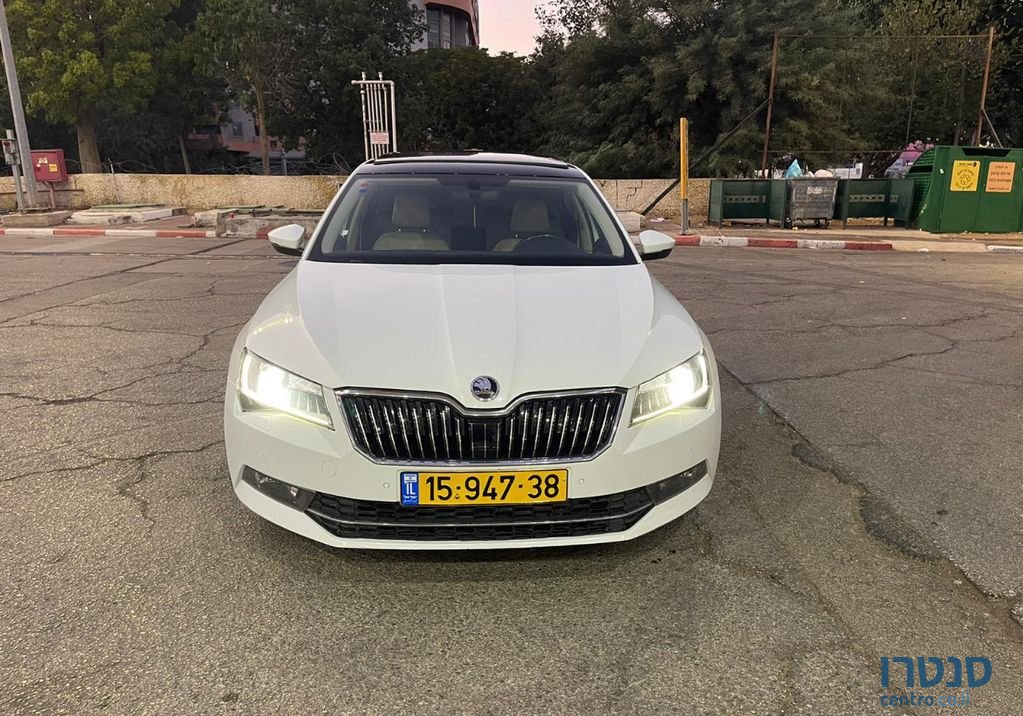 2016' Skoda Superb סקודה סופרב photo #2