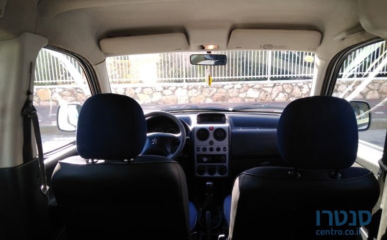 2010' Peugeot Partner photo #4