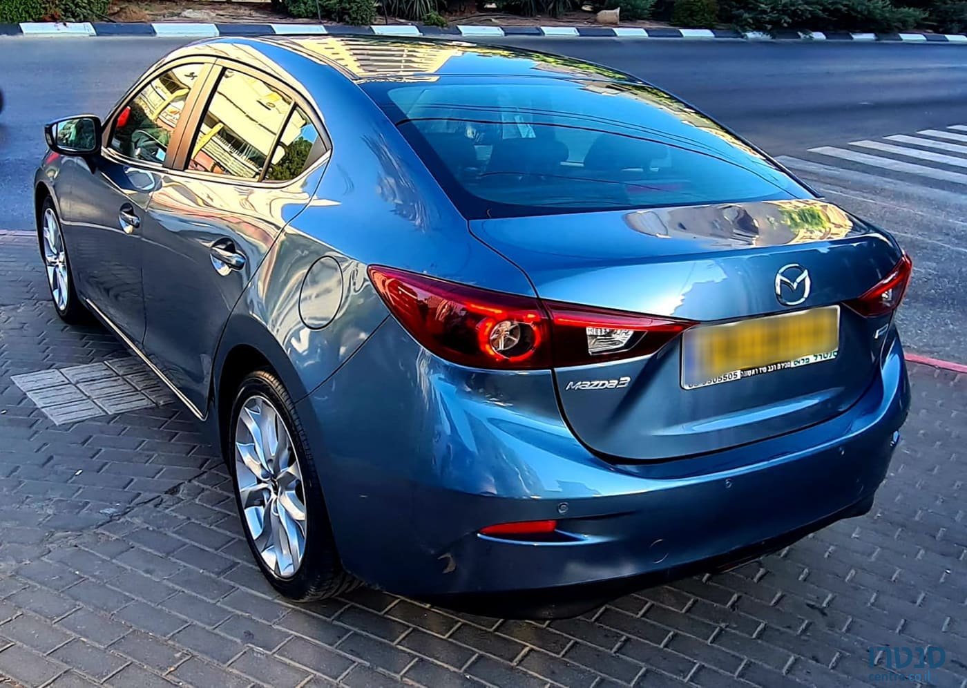 2017' Mazda 3 photo #3