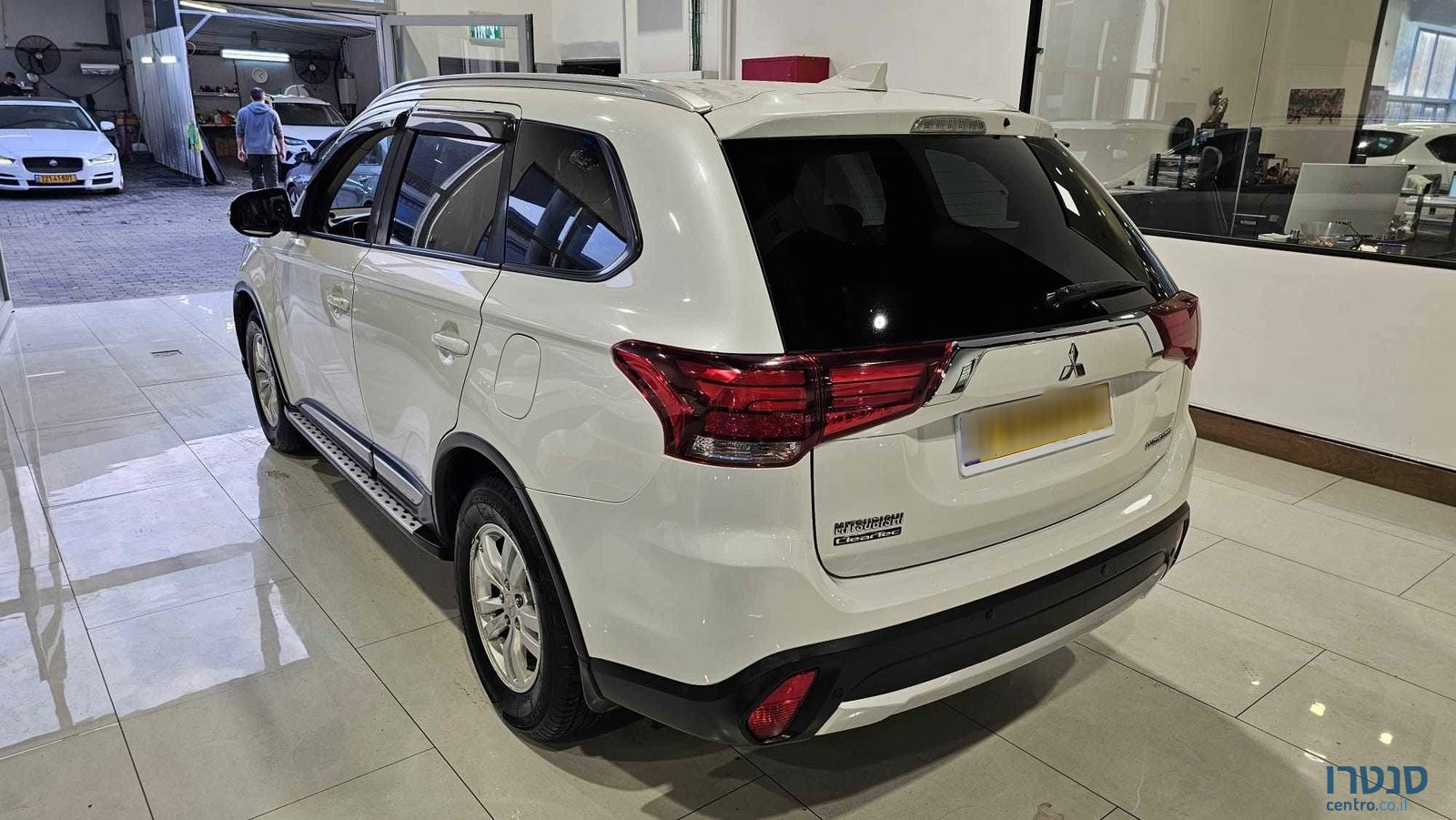 2018' Mitsubishi Outlander photo #4