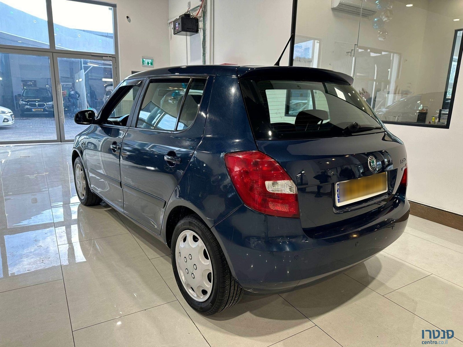 2012' Skoda Fabia photo #2