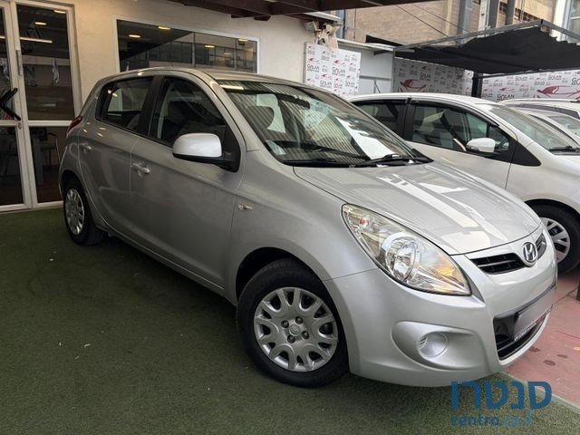 2012' Hyundai i20 יונדאי photo #4