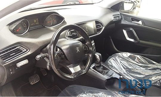 2015' Peugeot 308 photo #4