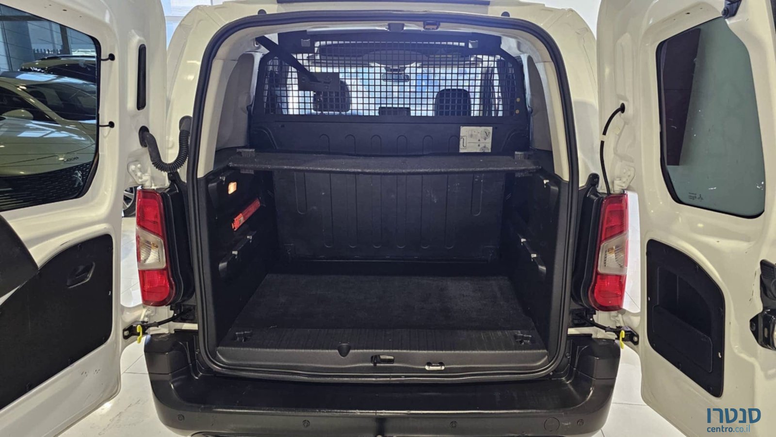 2022' Toyota ProAce City photo #5