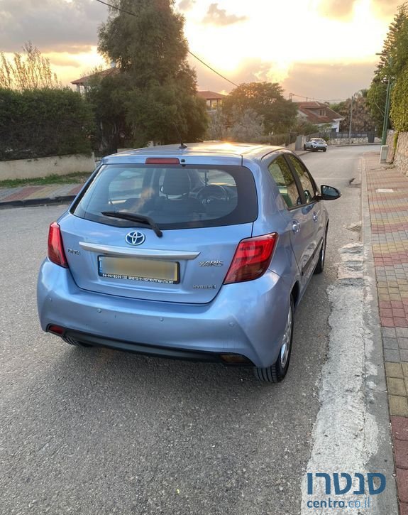 2017' Toyota Yaris טויוטה יאריס photo #2