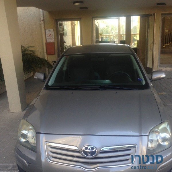 2007' Toyota Avensis photo #1