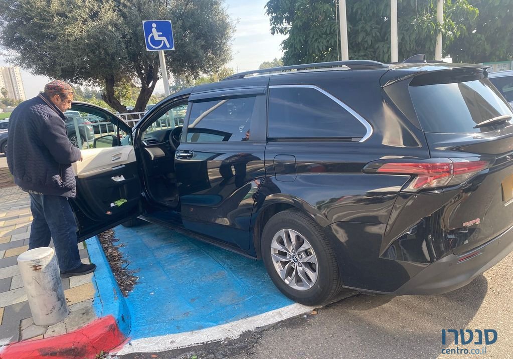 2022' Toyota Sienna טויוטה סיינה photo #4