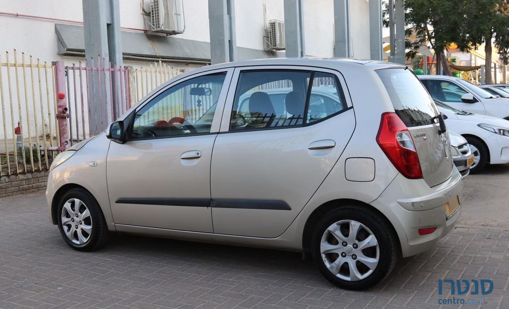 2013' Hyundai i10 יונדאי photo #2