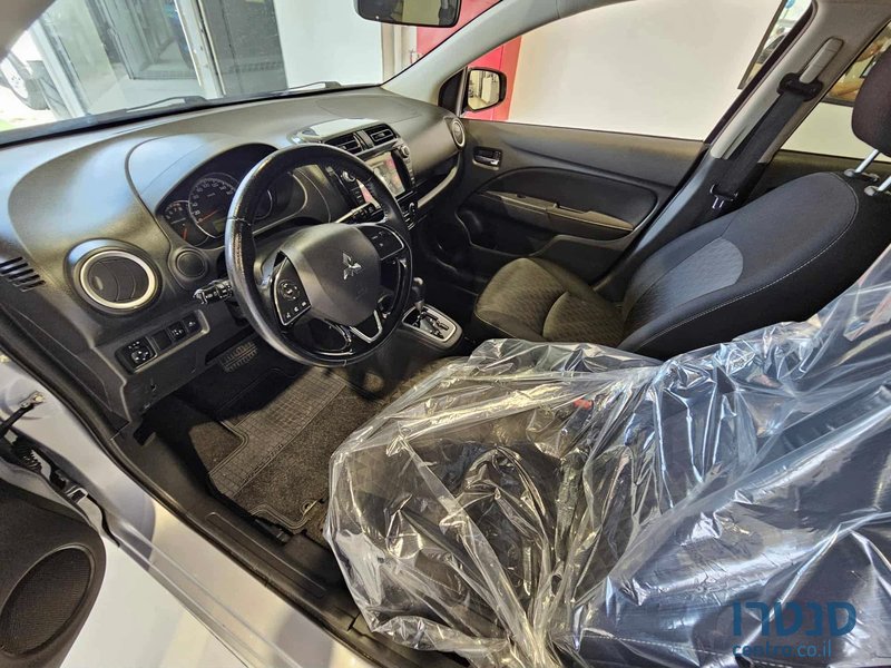 2020' Mitsubishi Space Star photo #5