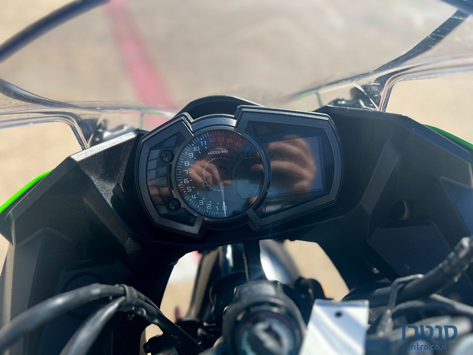 2020' Kawasaki Ninja 400 KRT AB photo #2