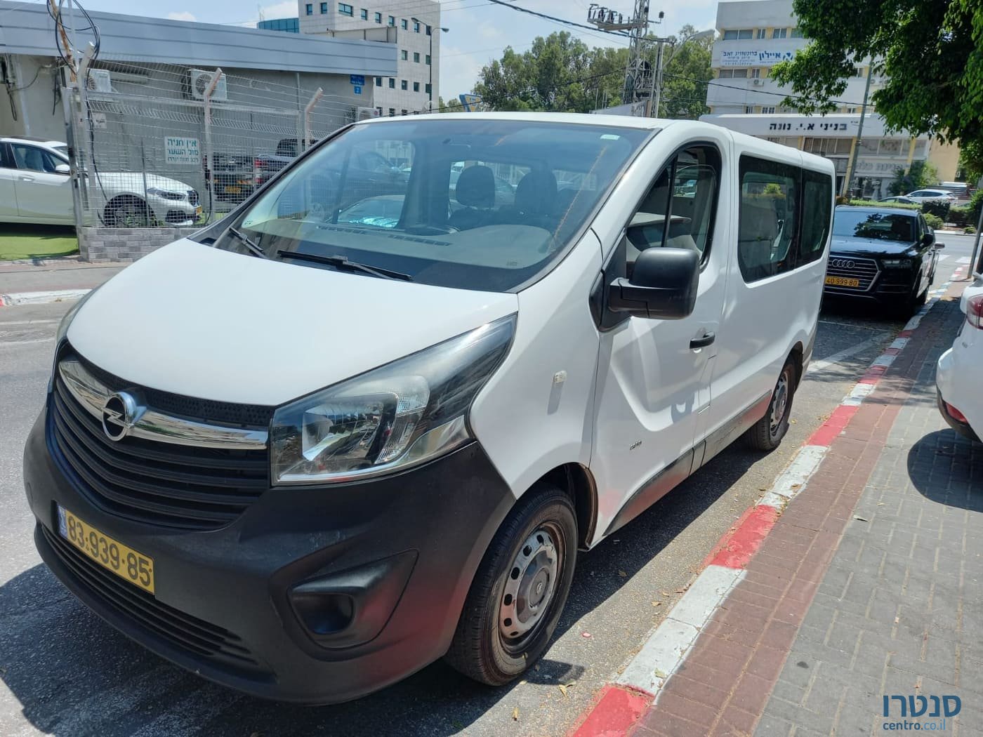 2017' Opel Vivaro photo #2