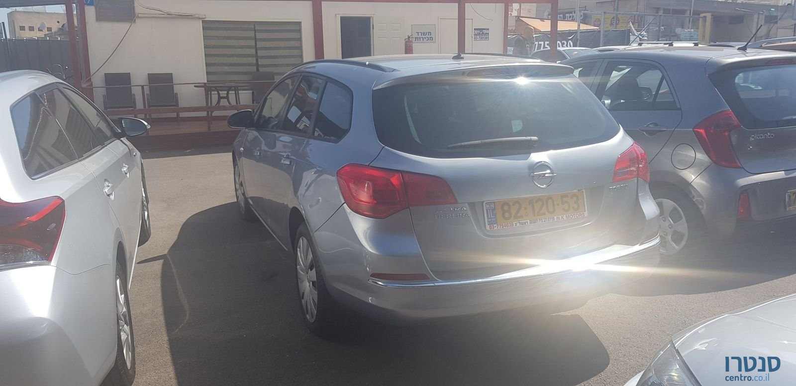 2014' Opel Astra photo #3