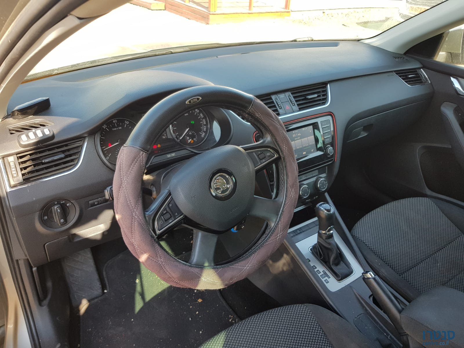 2015' Skoda Octavia photo #3