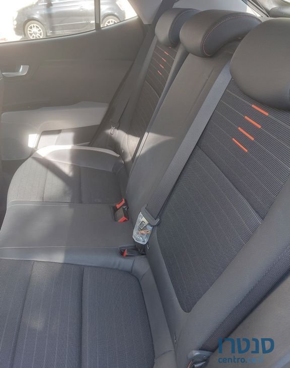 2018' Kia Stonic קיה סטוניק photo #3