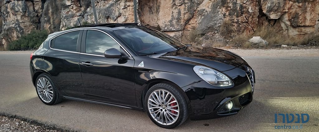 2015' Alfa Romeo Giulietta אלפא רומיאו ג'ולייטה photo #3