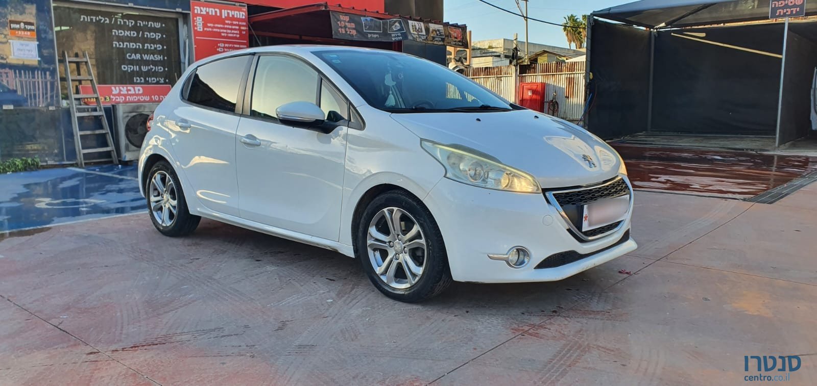 2015' Peugeot 208 photo #7