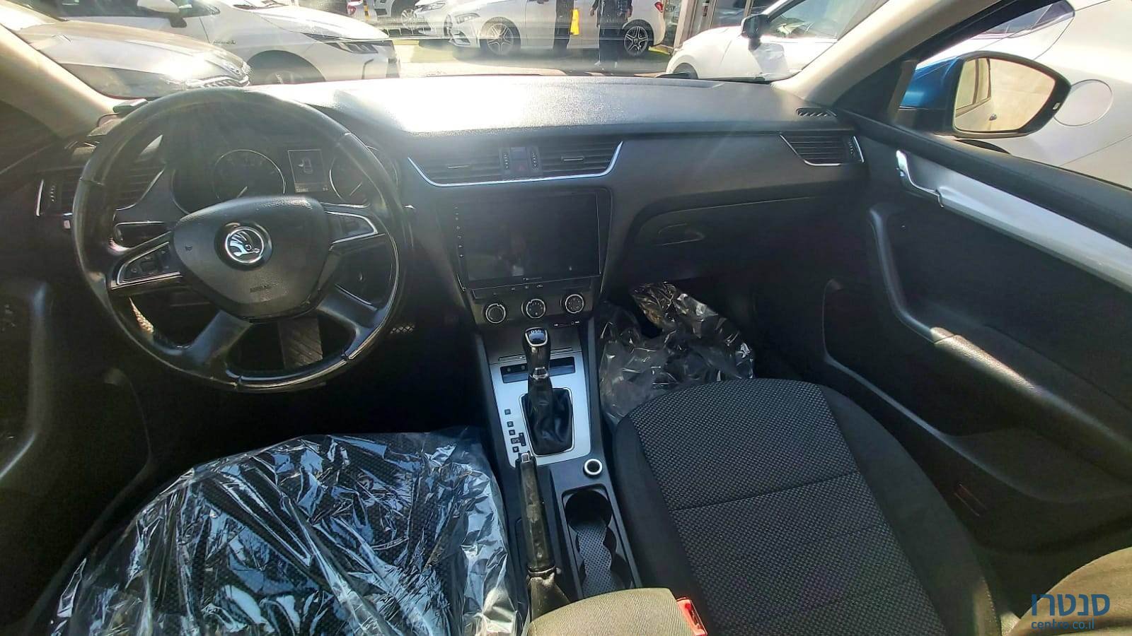 2015' Skoda Octavia photo #5