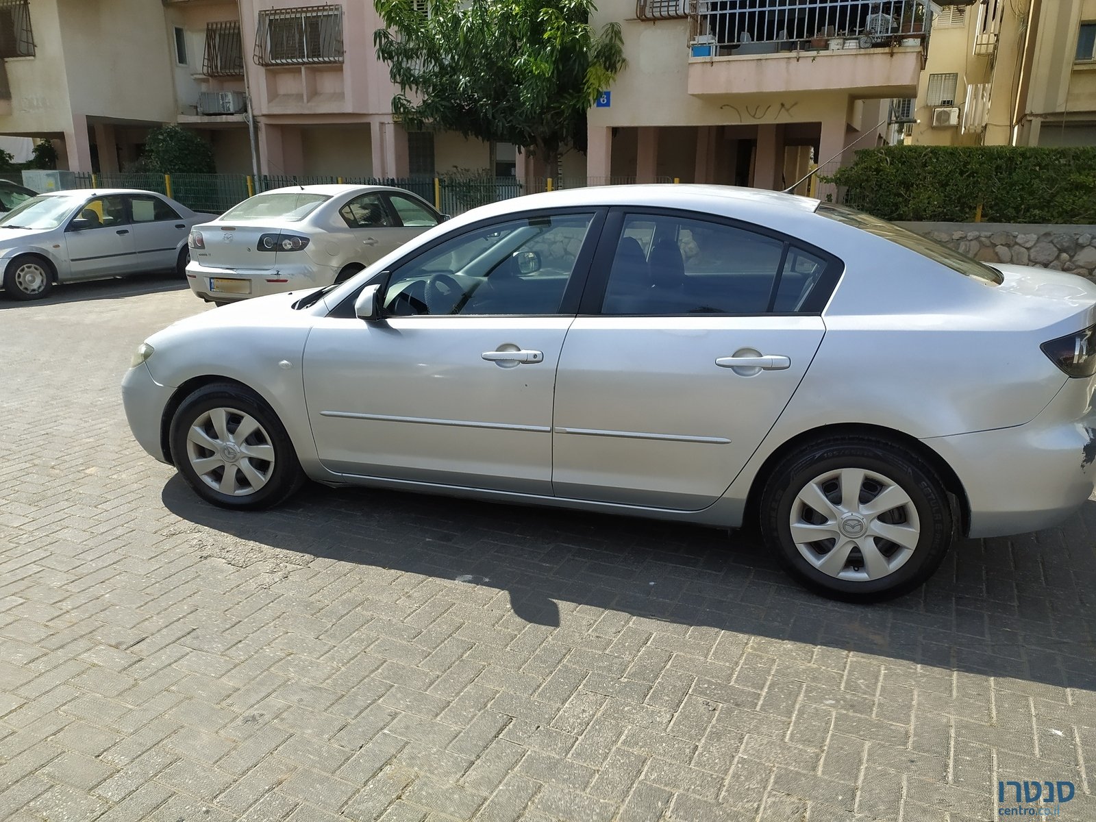 2008' Mazda 3 Activ photo #2