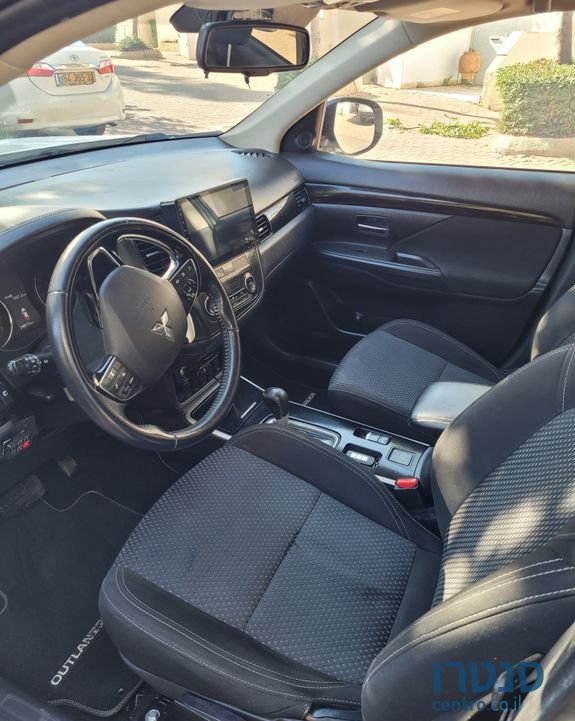 2018' Mitsubishi Outlander מיצובישי אאוטלנדר photo #5