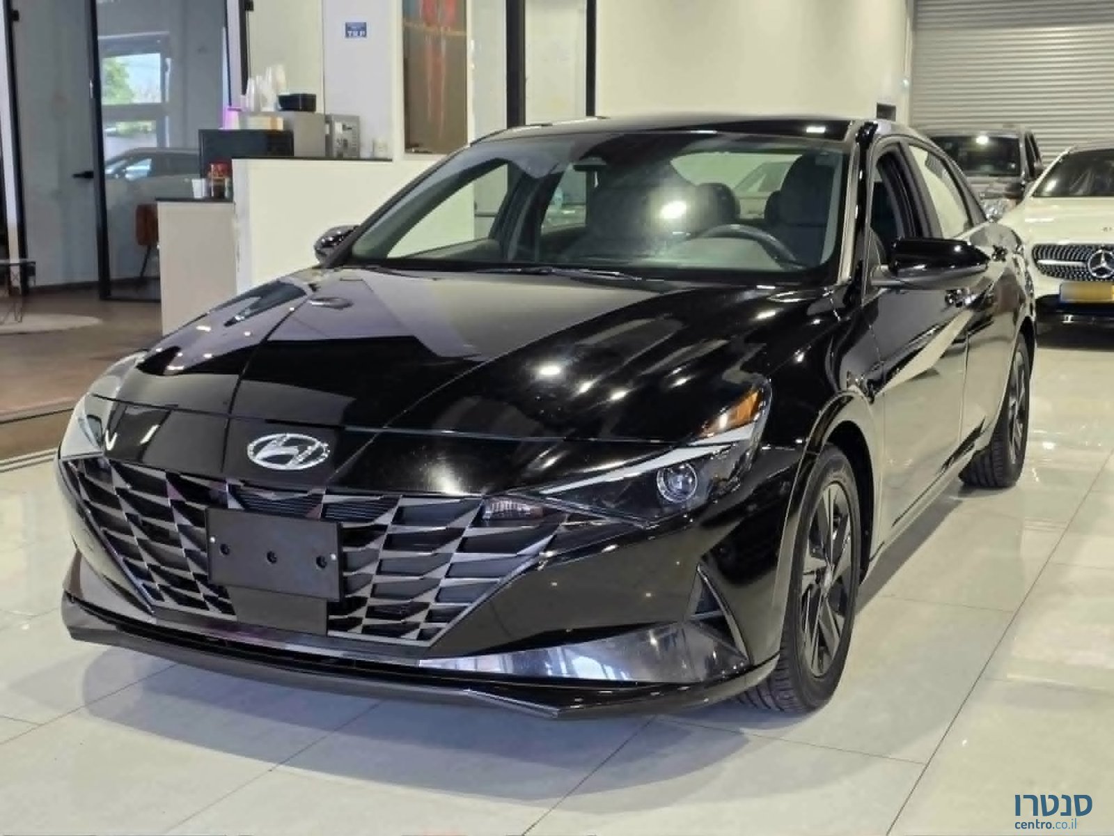 2023' Hyundai Elantra photo #1