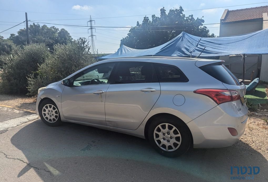 2014' Hyundai i30 יונדאי photo #3