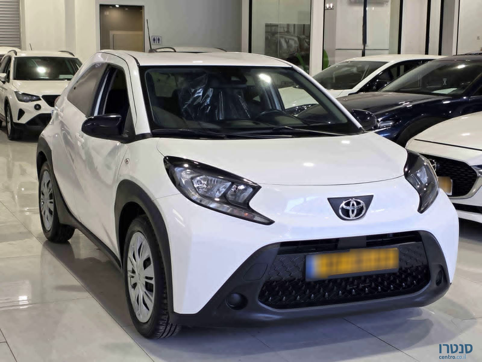 2023' Toyota Aygo photo #2