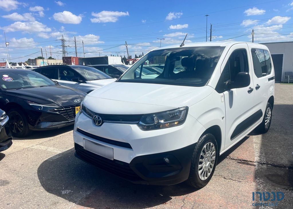 2021' Toyota Prius טויוטה פרואייס photo #1