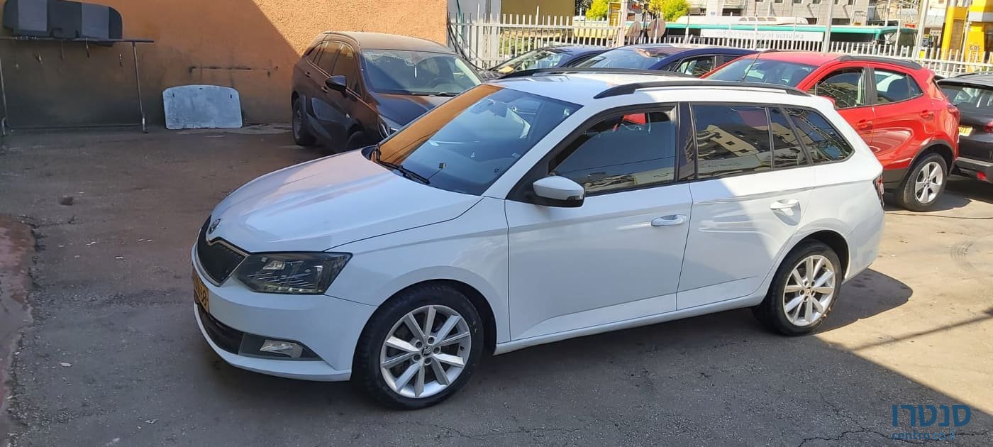 2017' Skoda Fabia photo #2