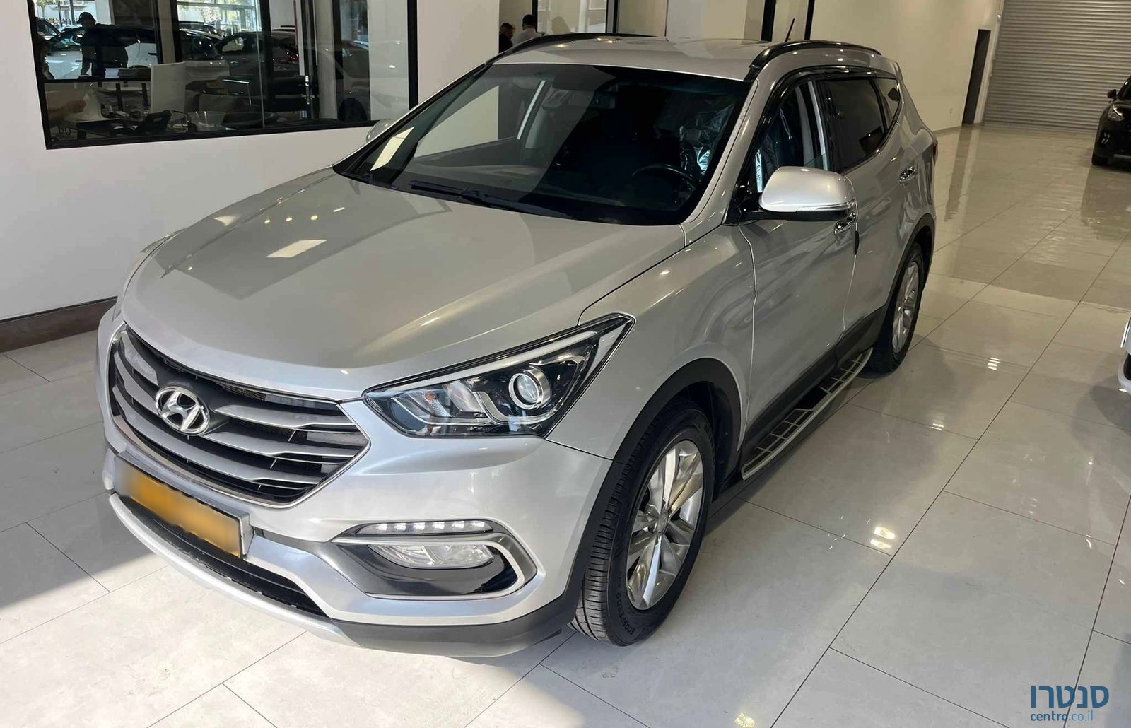 2016' Hyundai Santa Fe photo #1