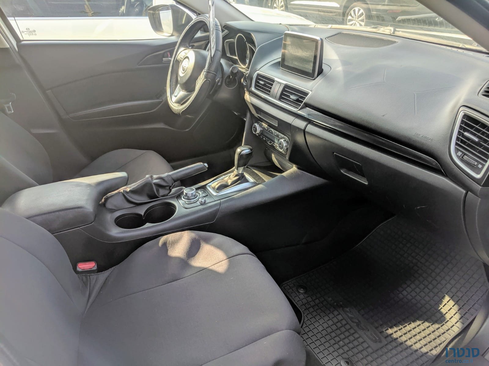 2016' Mazda 3 photo #5