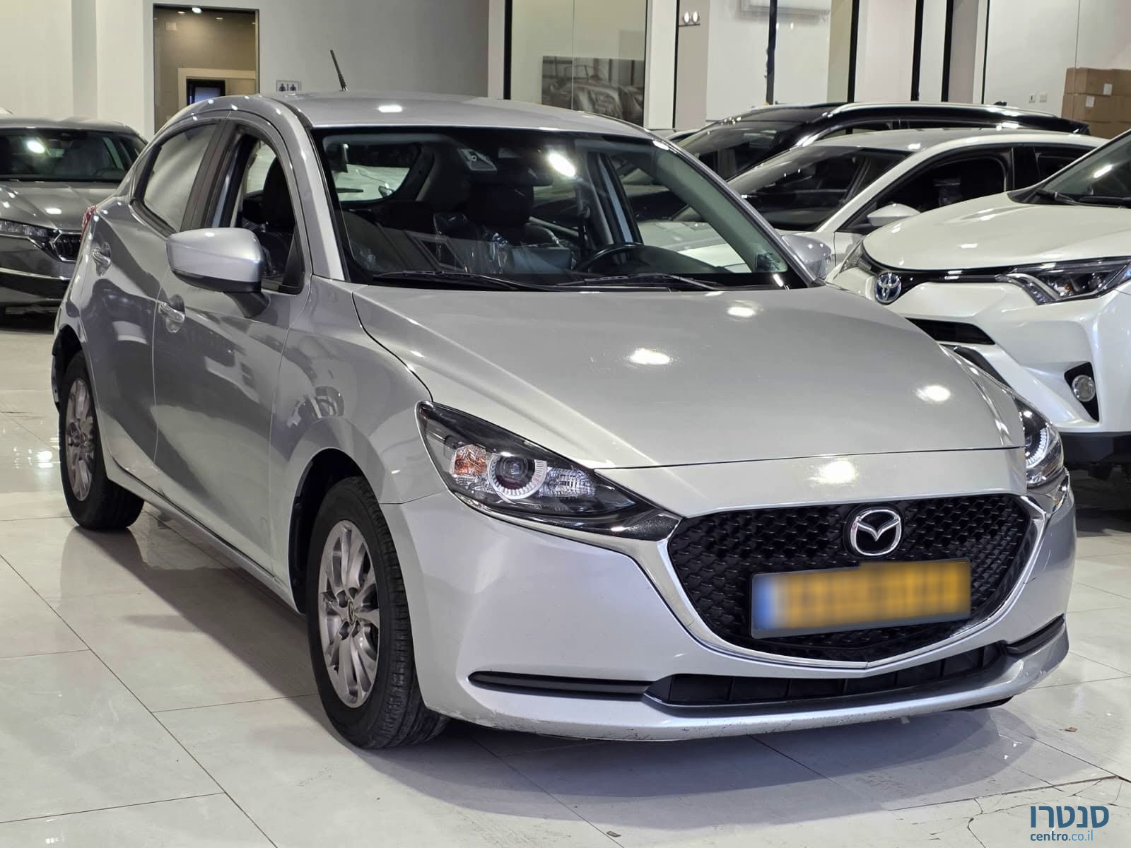 2022' Mazda 2 photo #2