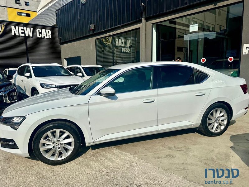 2020' Skoda Superb סקודה סופרב photo #2