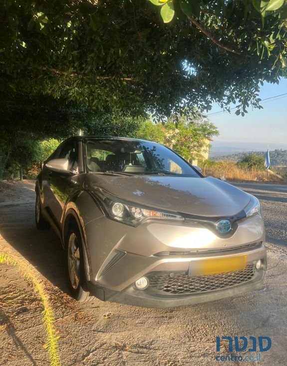 2019' Toyota C-HR טויוטה photo #2