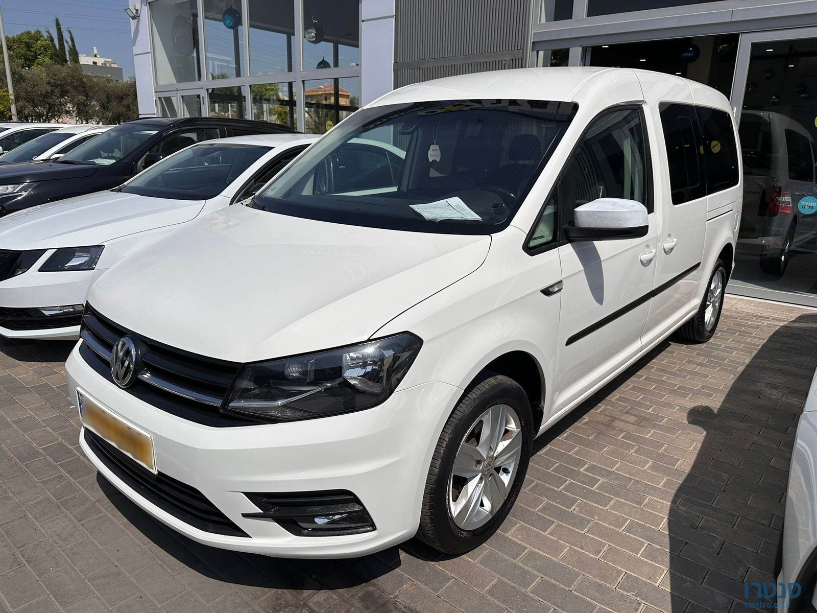 2020' Volkswagen Caddy Maxi photo #1