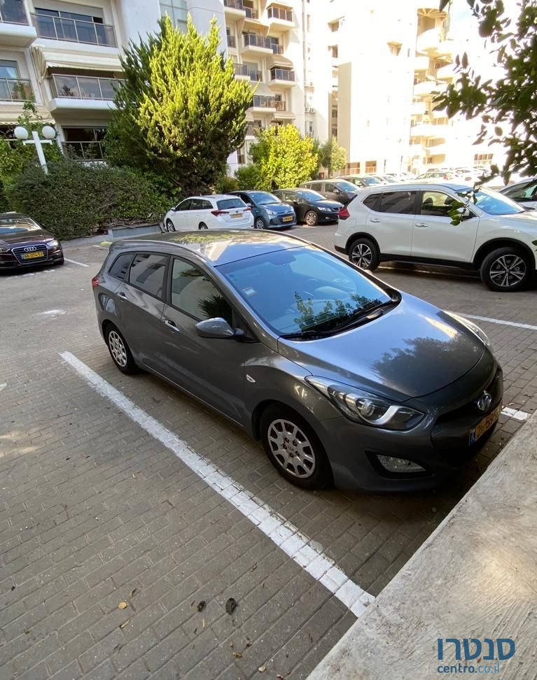 2013' Hyundai i30 יונדאי photo #1