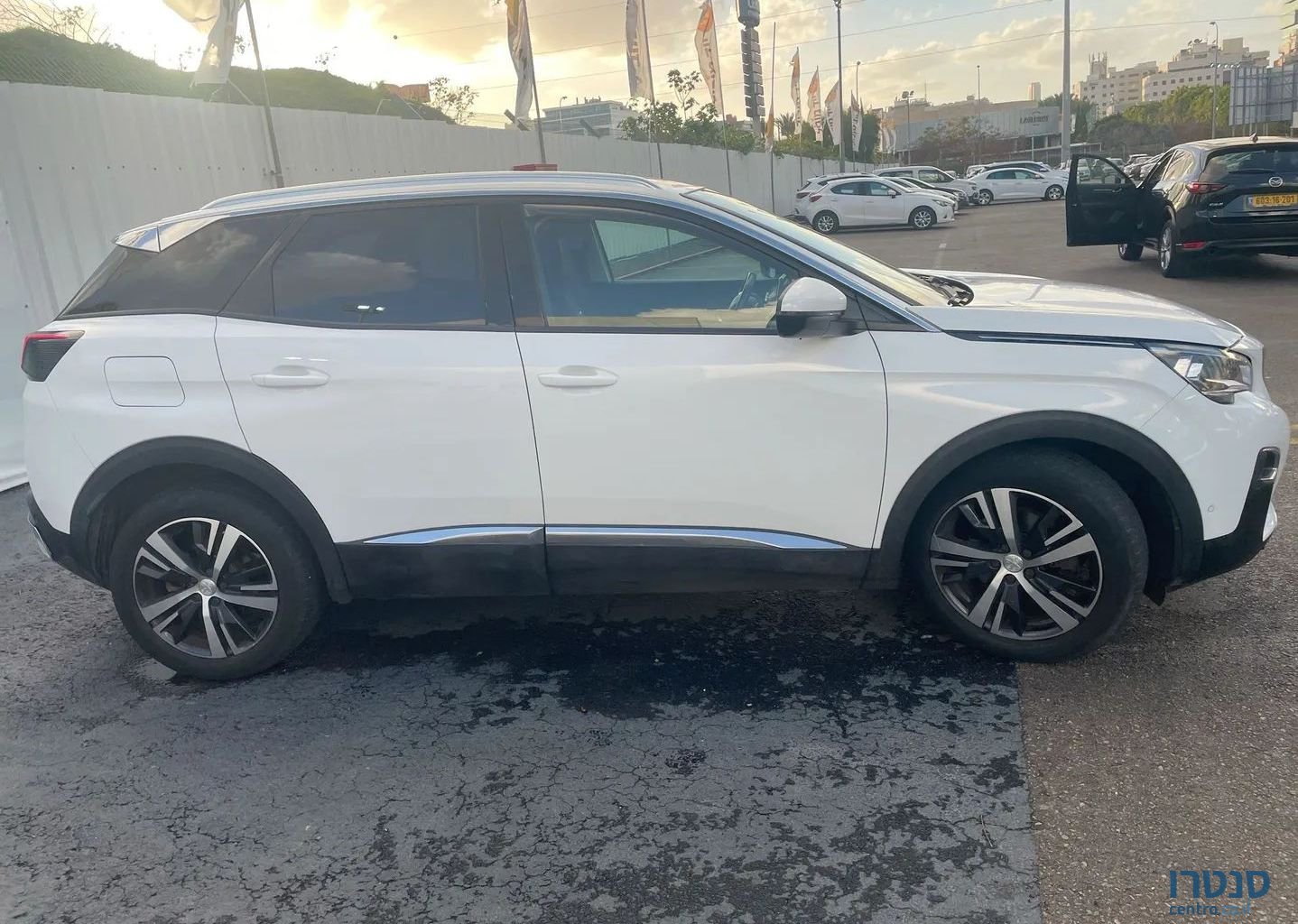 2020' Peugeot 3008 פיג'ו photo #2