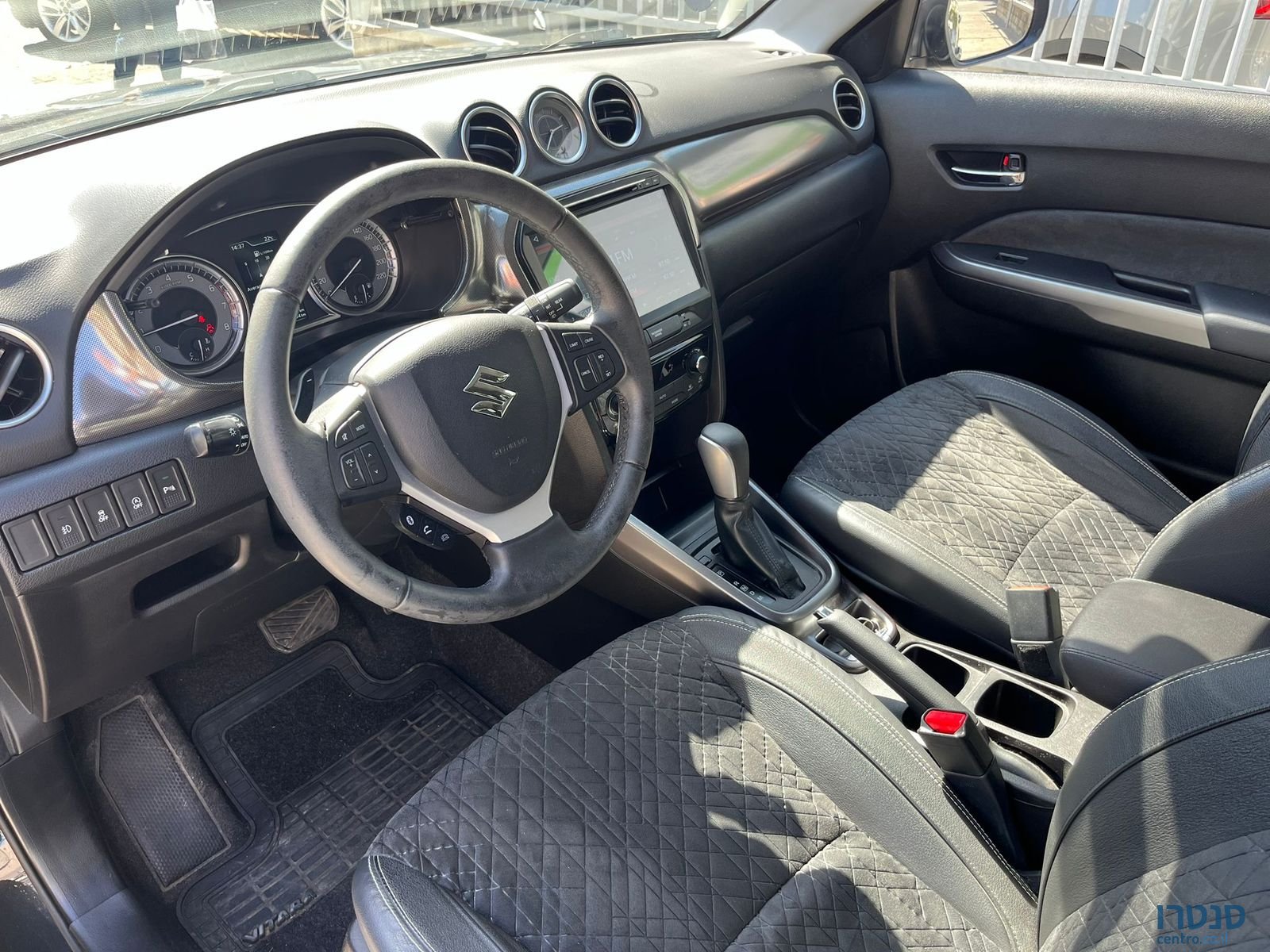 2020' Suzuki Vitara photo #2