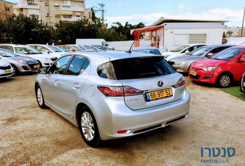 2014' Lexus CT photo #2