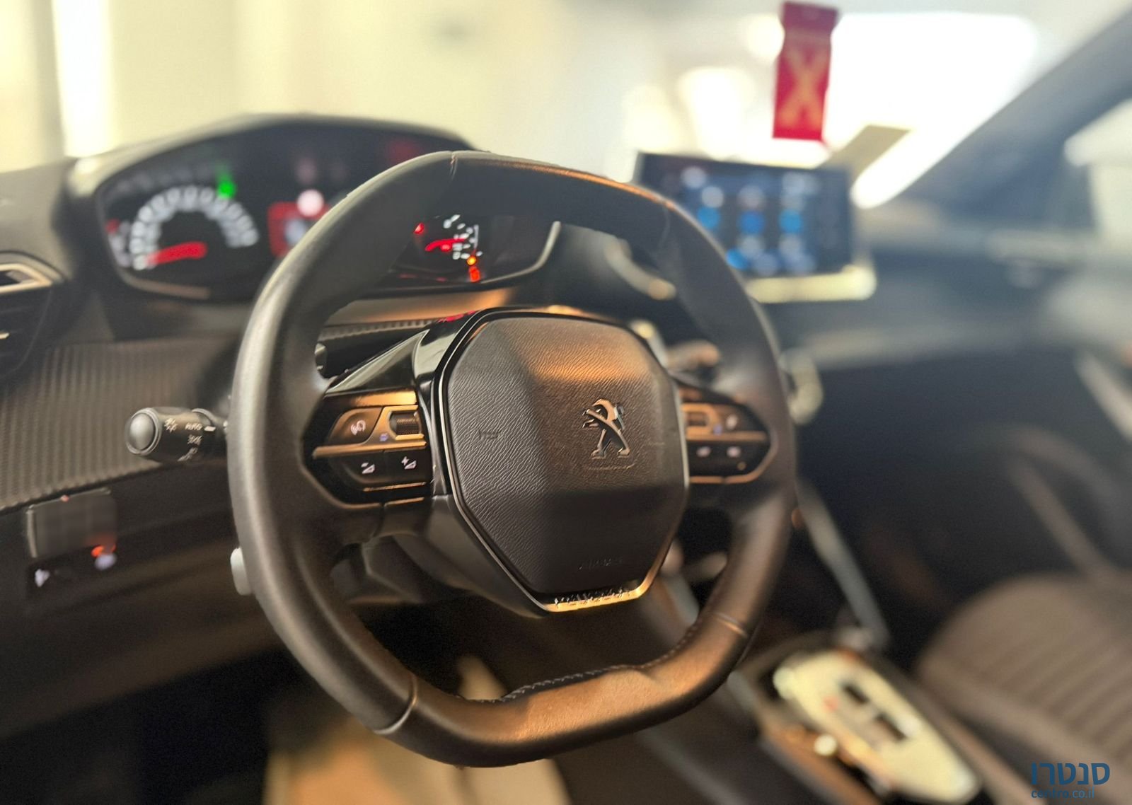 2023' Peugeot 2008 פיג'ו photo #4