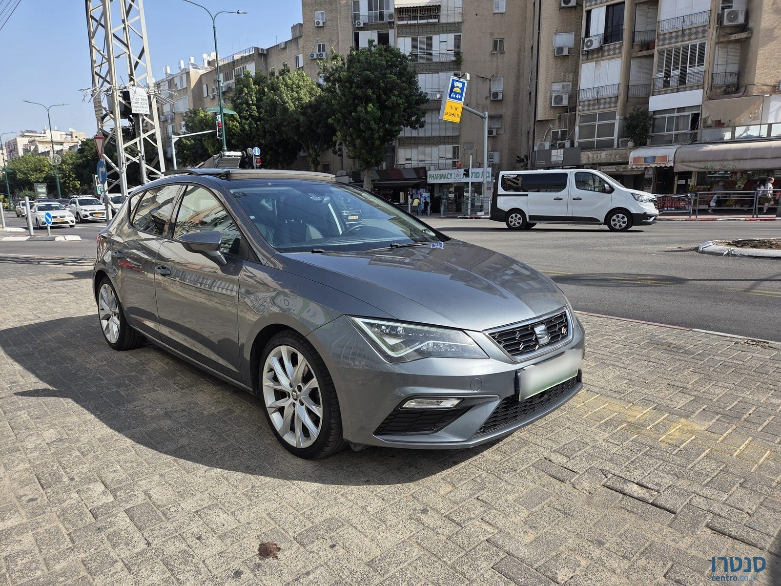 2018' SEAT Leon photo #1