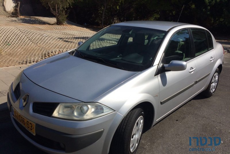 2008' Renault Megane photo #1