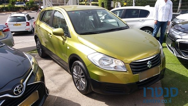 2014' Suzuki SX4 photo #1