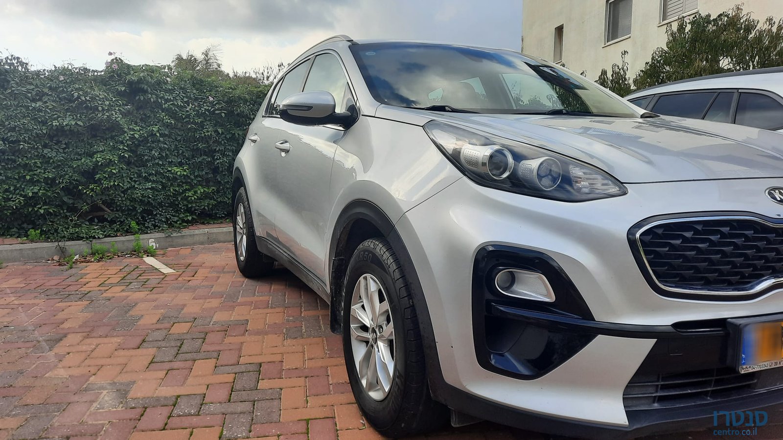 2020' Kia Sportage photo #2