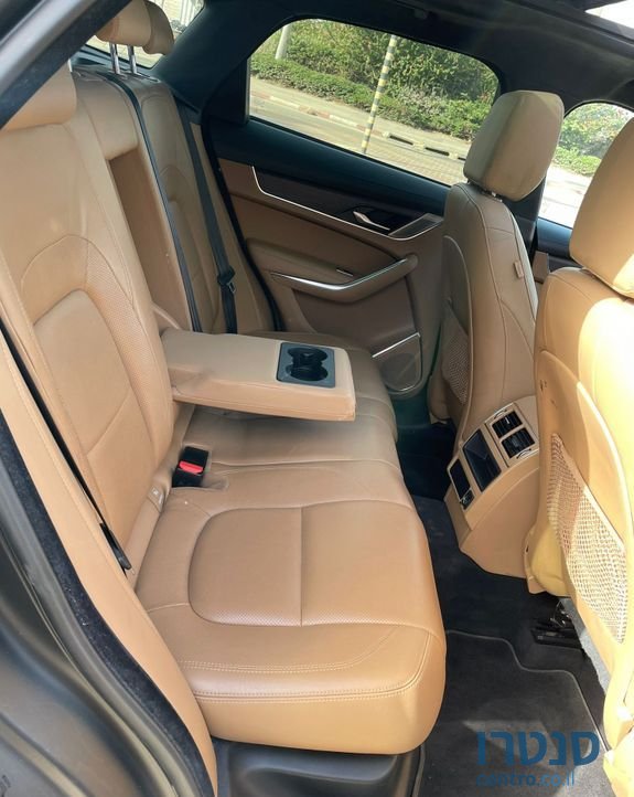 2021' Jaguar F-Pace יגואר photo #5