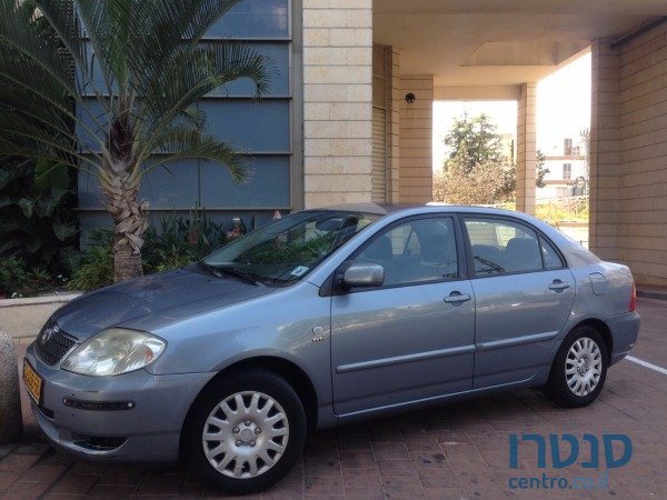 2004' Toyota Corolla photo #1