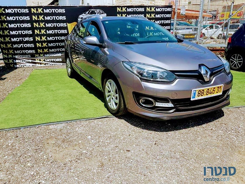 2014' Renault Megane photo #2