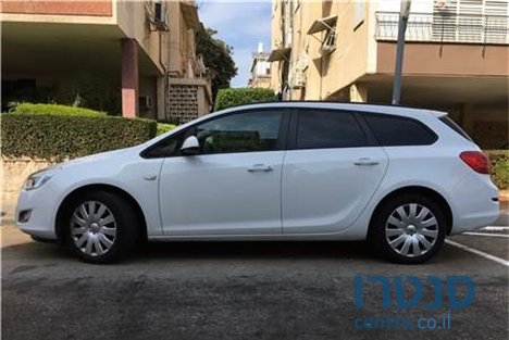 2012' Opel Ascona סטיישן photo #3